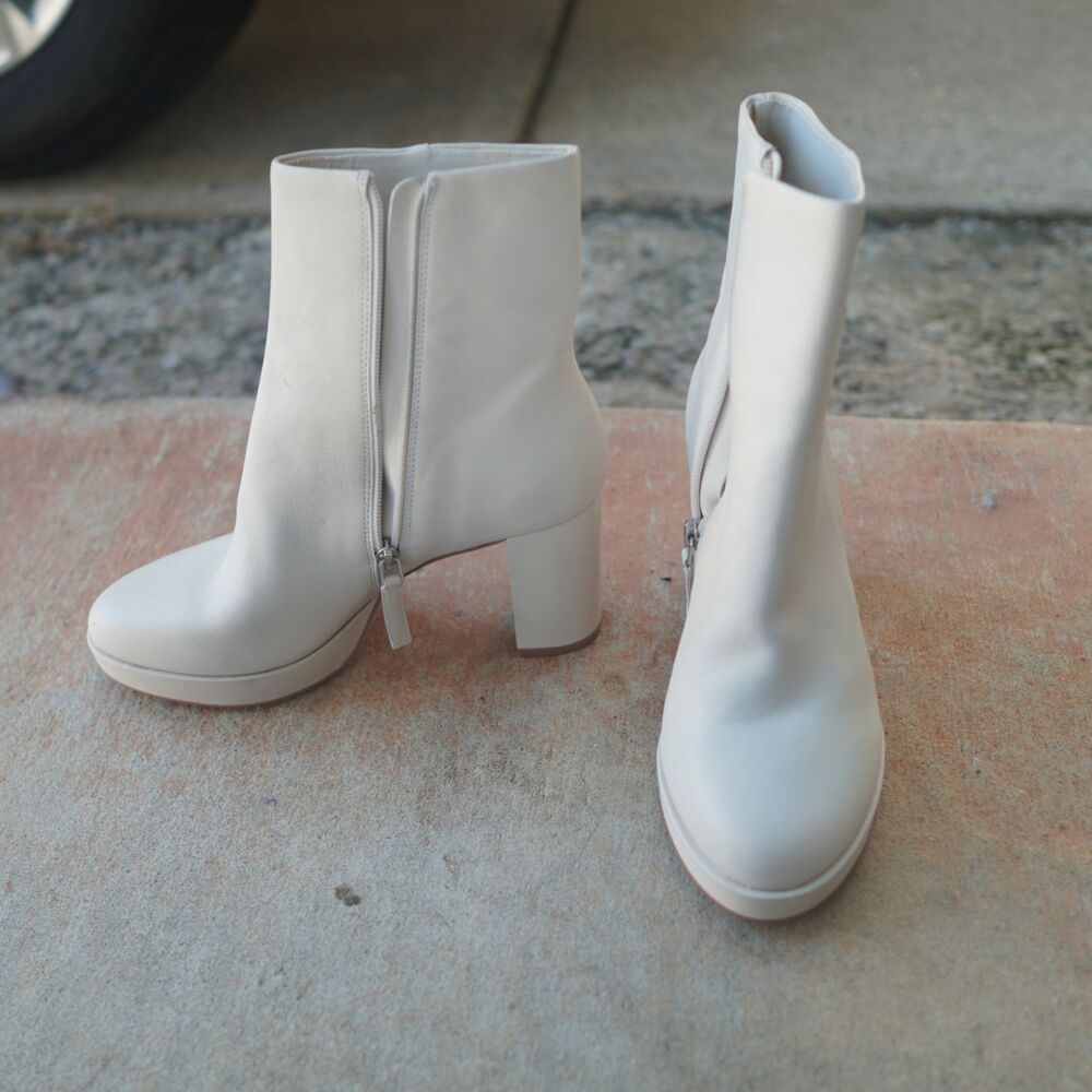Vince Camuto Ashlee Off White Leather Platform Ankle Bootie 9M Stacked Block